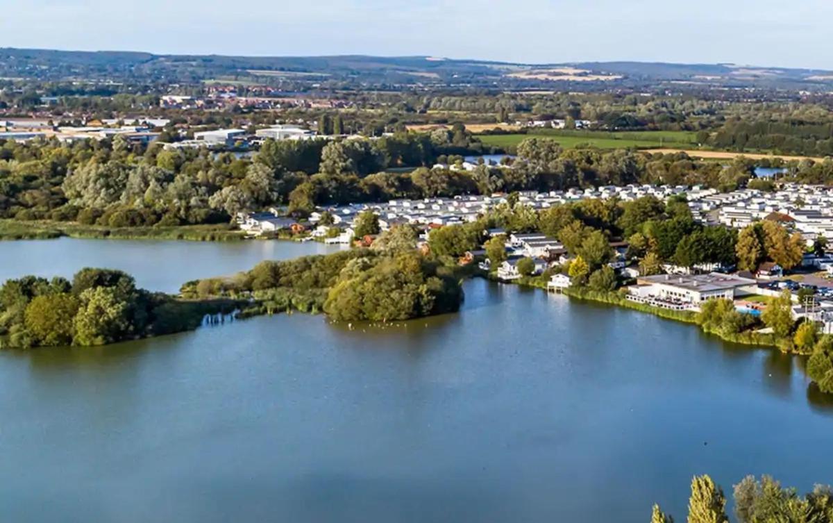 Tuscany Lodge Merston Zewnętrze zdjęcie
